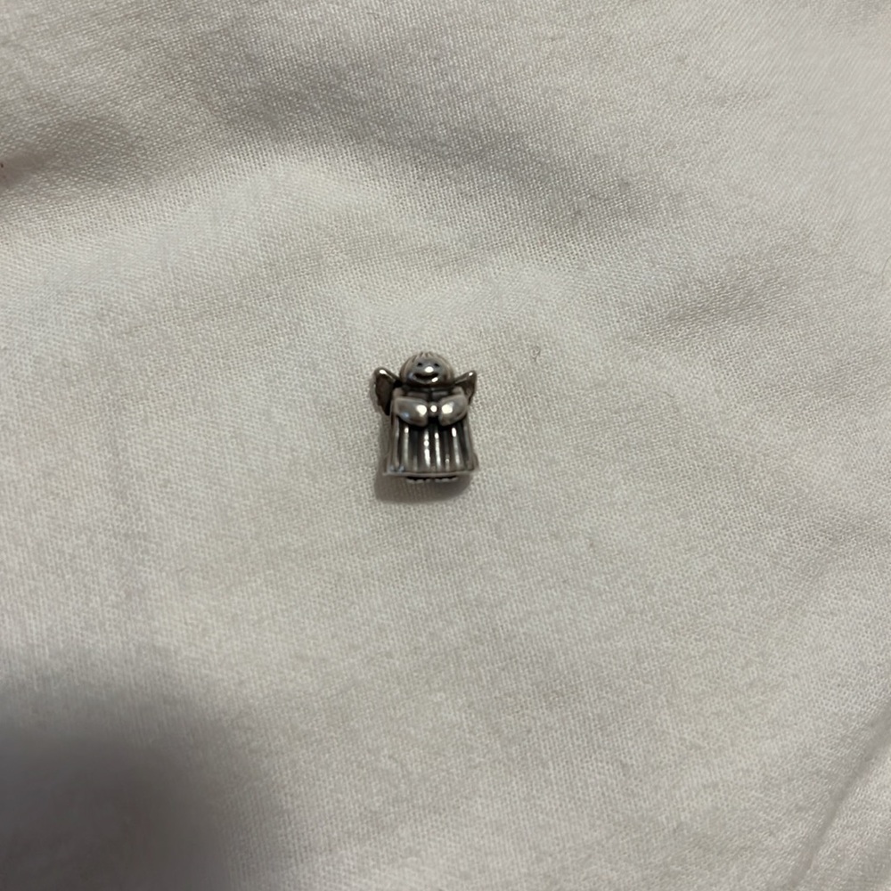 Pandora Angel Charm - Picture 2 of 2